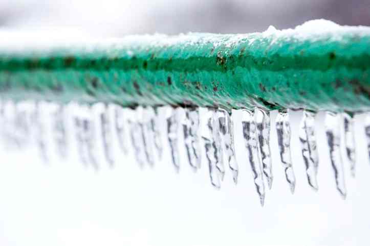 Dealing with Frozen Pipes: A Homeowner's Winter Manual